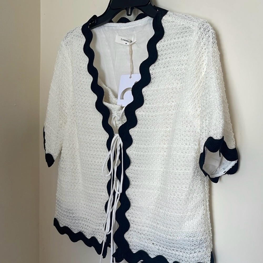 Commense Chic Black and Cream Knit Set - Picture 5 of 6